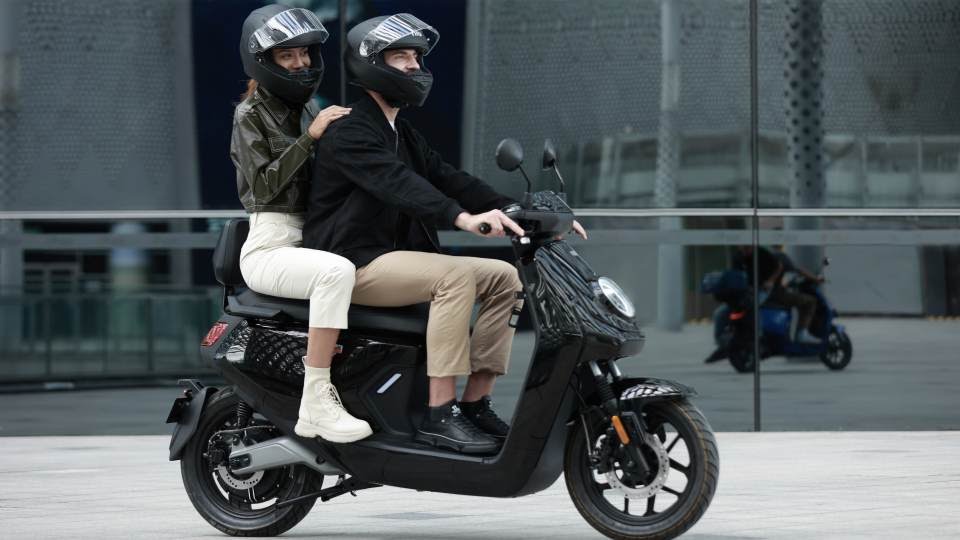 dove affittano motorini o biciclette elettriche a jesolo